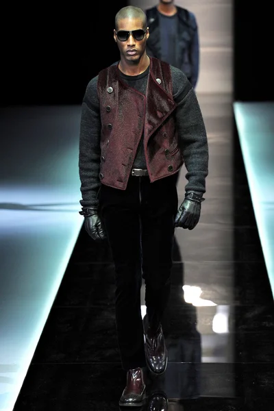 Look 30